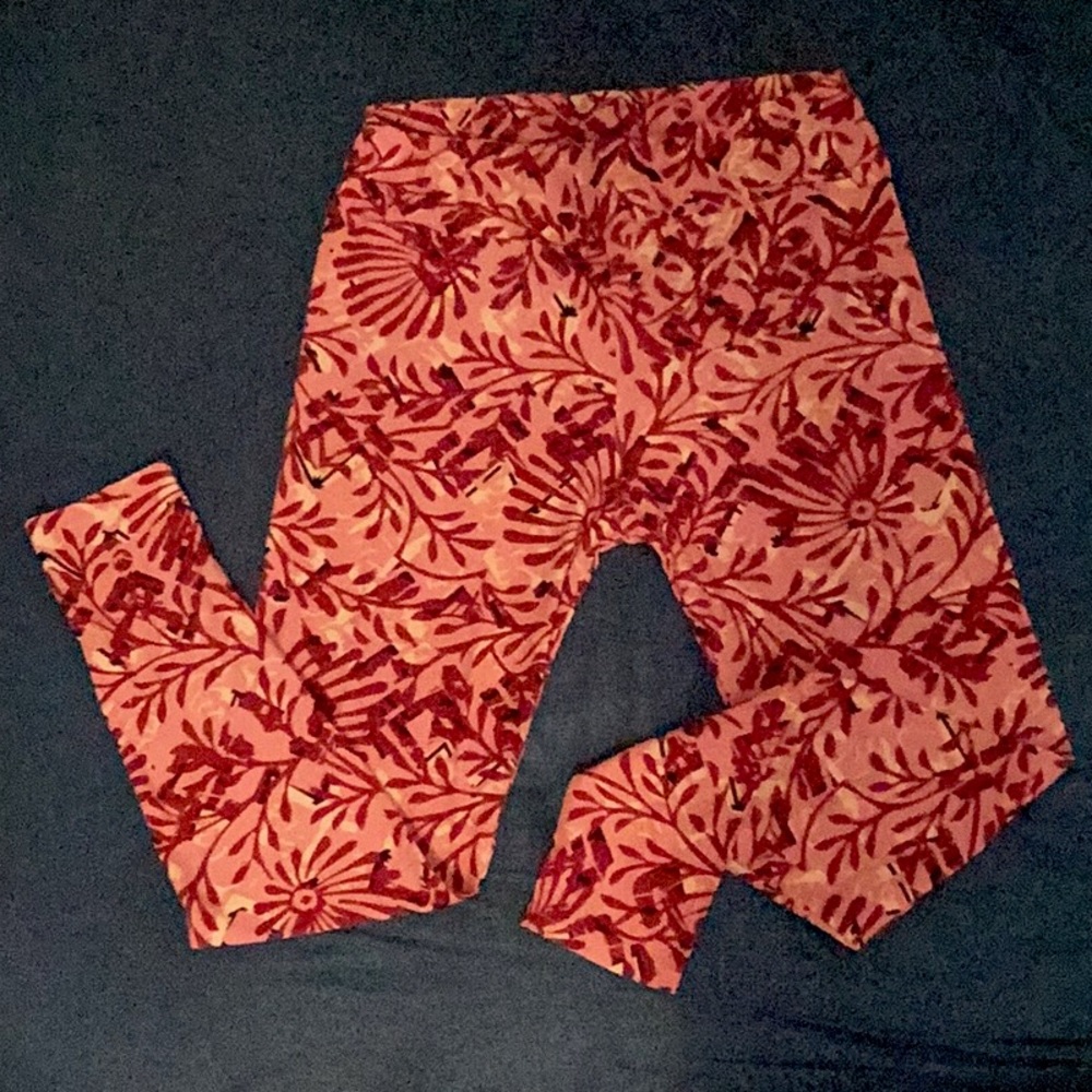 LulaRoe Tall and Curvy Leggings